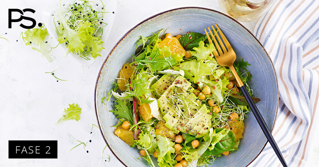 Frisch-süßer Salat mit Orange und Avocado