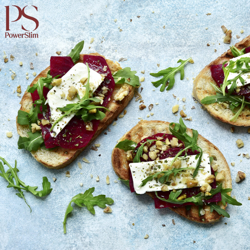 Geröstetes Brot mit Roter Bete, Feta und Walnüssen