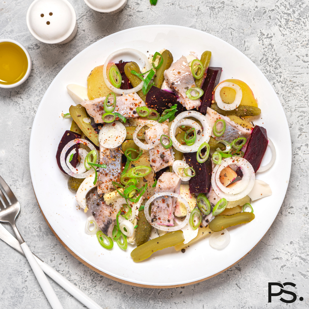 Heringsalat mit Rote Bete, Gurke und Kartoffel