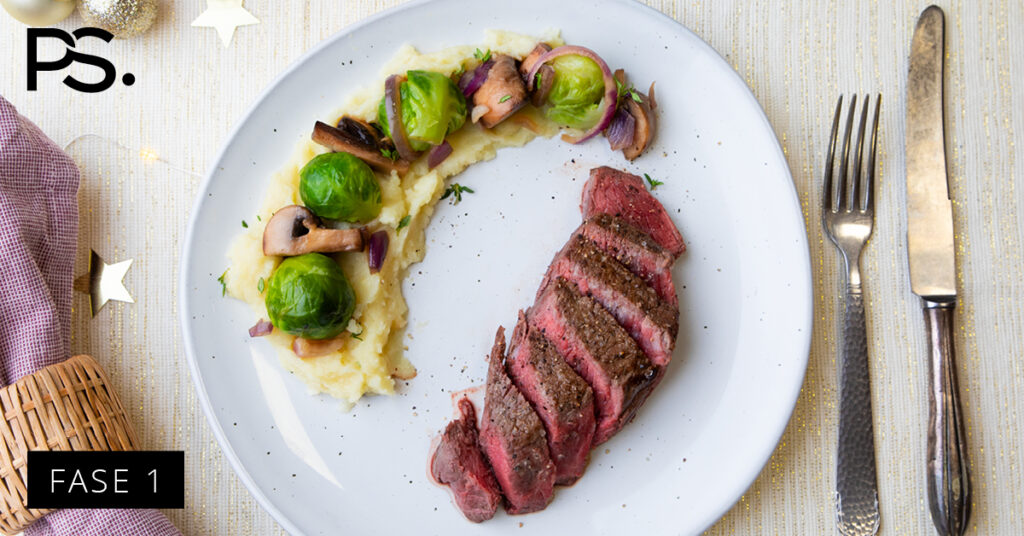 Hirschsteak mit Wurzelpetersillienpüree und gegrilltem Gemüse