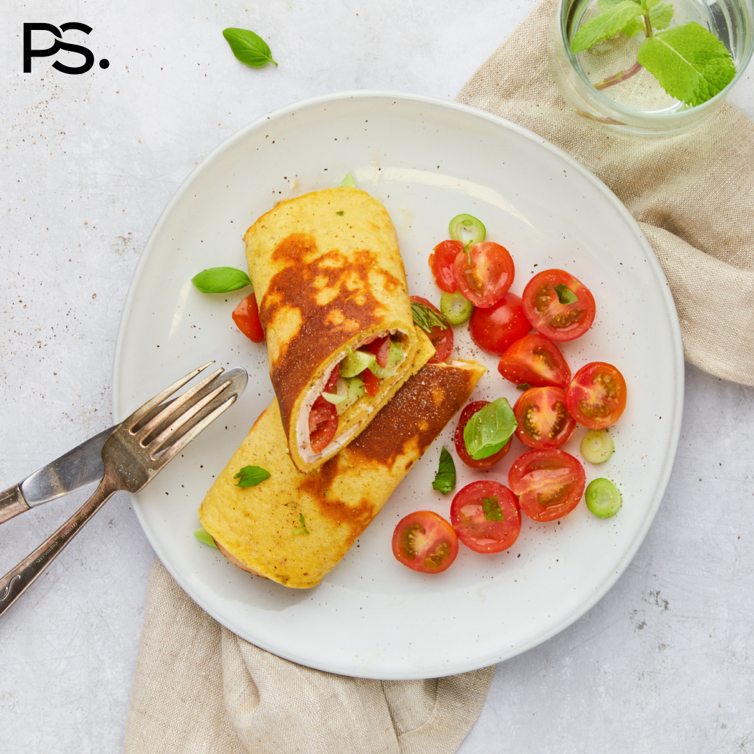 Omelettenwrap mit Hähnchenfilet und Tomaten