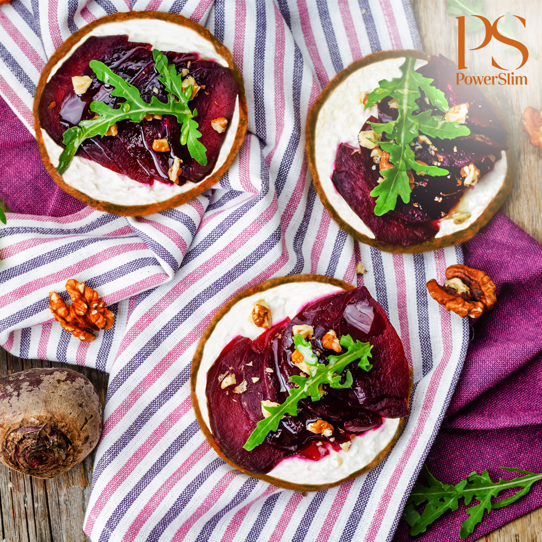 Mediterranes Brötchen mit Ziegenkäse, Roter Bete und Walnüssen