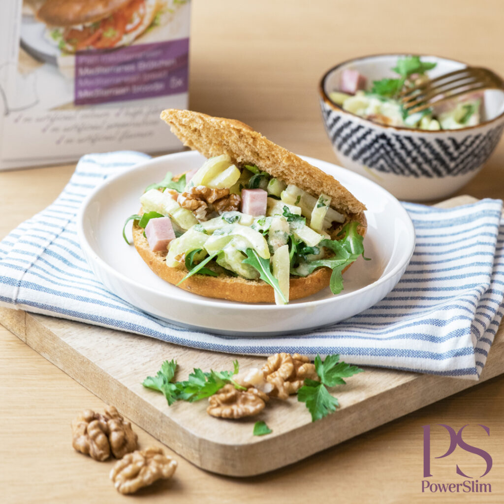 Mediterranes Brötchen Waldorfsalat