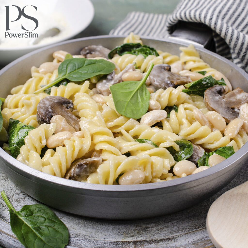 Fusilli mit Champignons, Spinat und Kräutersahnesoße