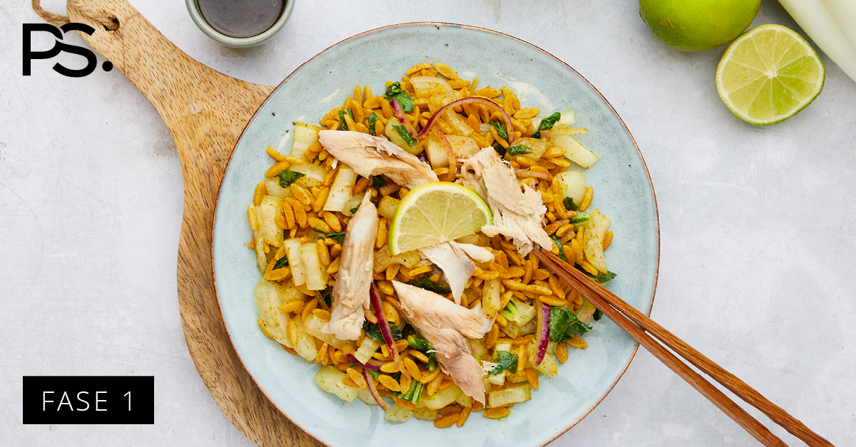 Curry-Reis mit Makrele und Sesam-Limetten-Dressing