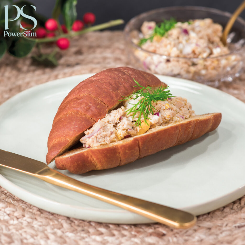 Croissant mit Lachssalat