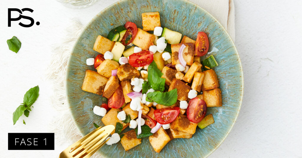 Panzanella mit Ziegenkäse, Zucchini und Kirschtomaten