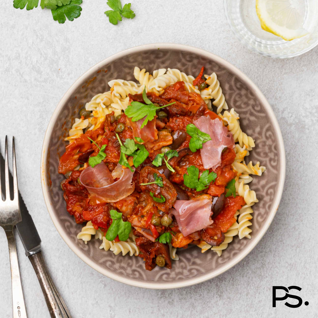 Fusilli Puttanesca mit Parmaschinken