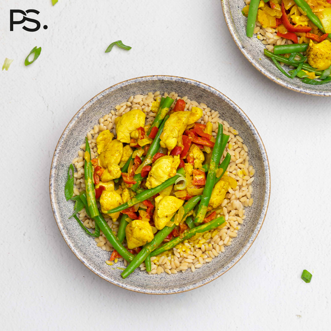 Hähnchen-Curry mit süßer Spitzpaprika und grünen Bohnen