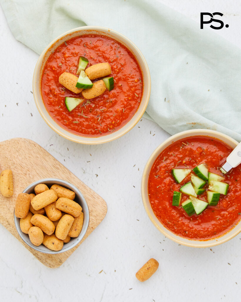 Gazpacho mit Grissini Oregano