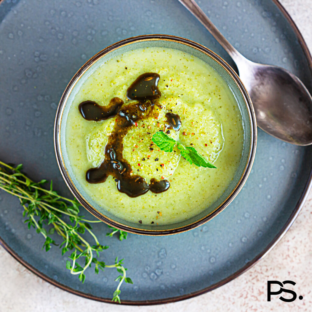 Gurken-Zucchini-Suppe