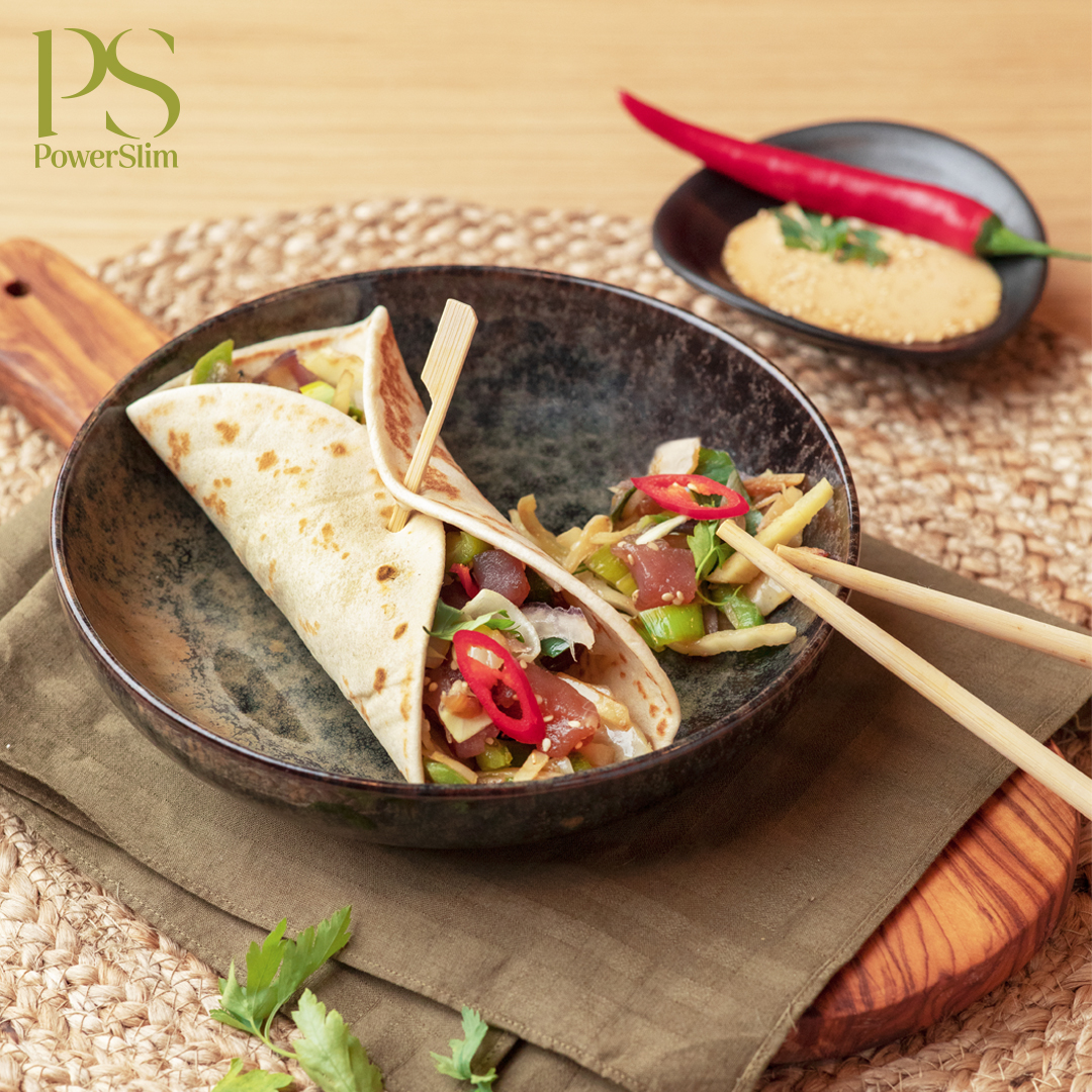 Wrap mit Thaigemüse und frischem Thunfisch