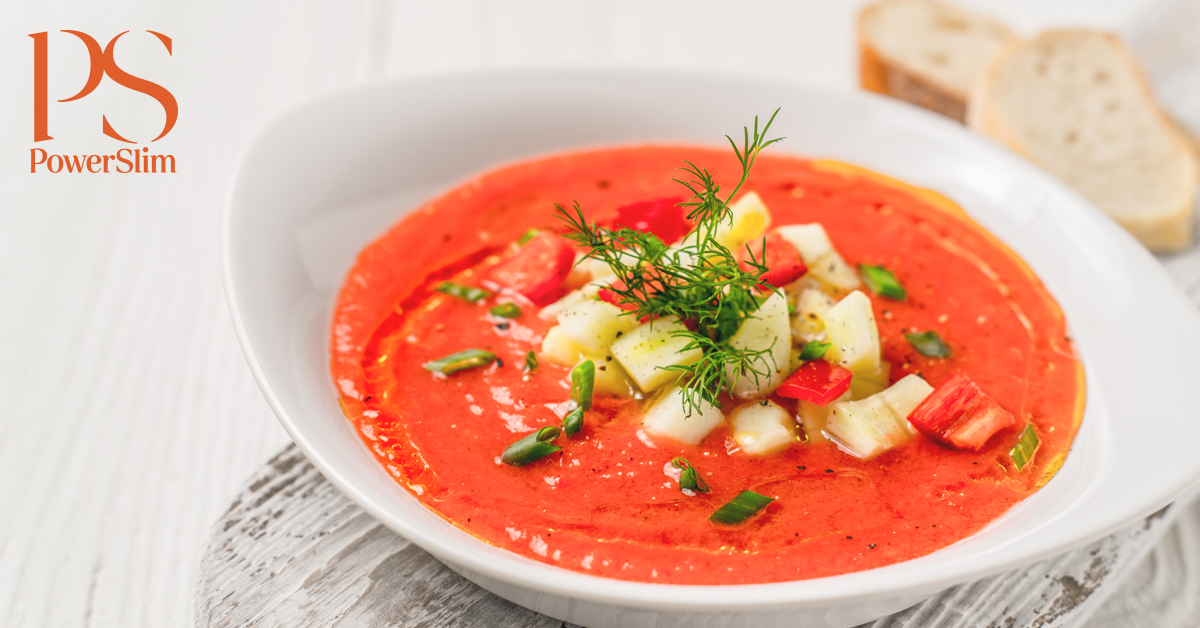 Gazpacho mit Toasts und selbst gemachter Kräuterbutter
