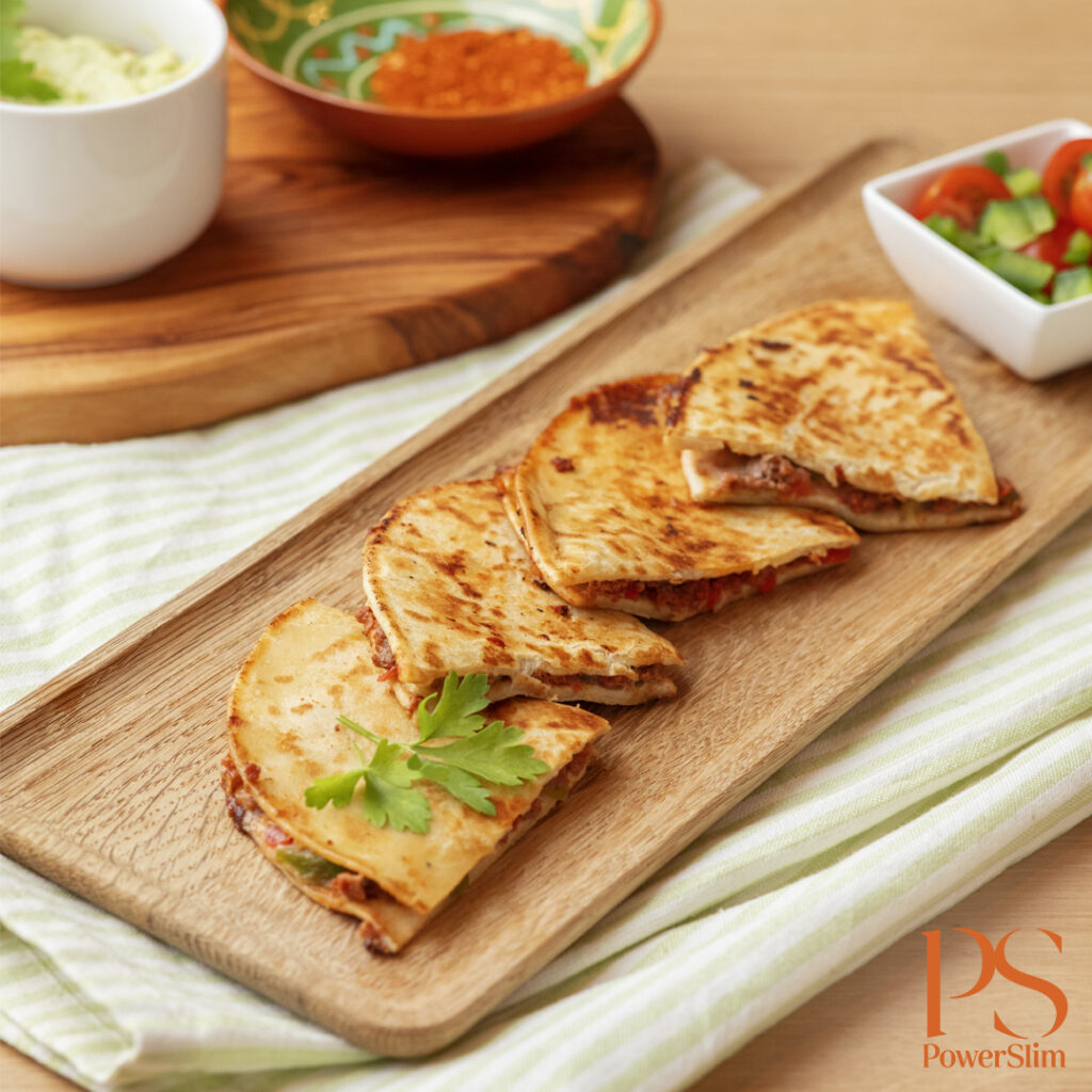 Quesadilla mit Tatar, Paprika und Tomate